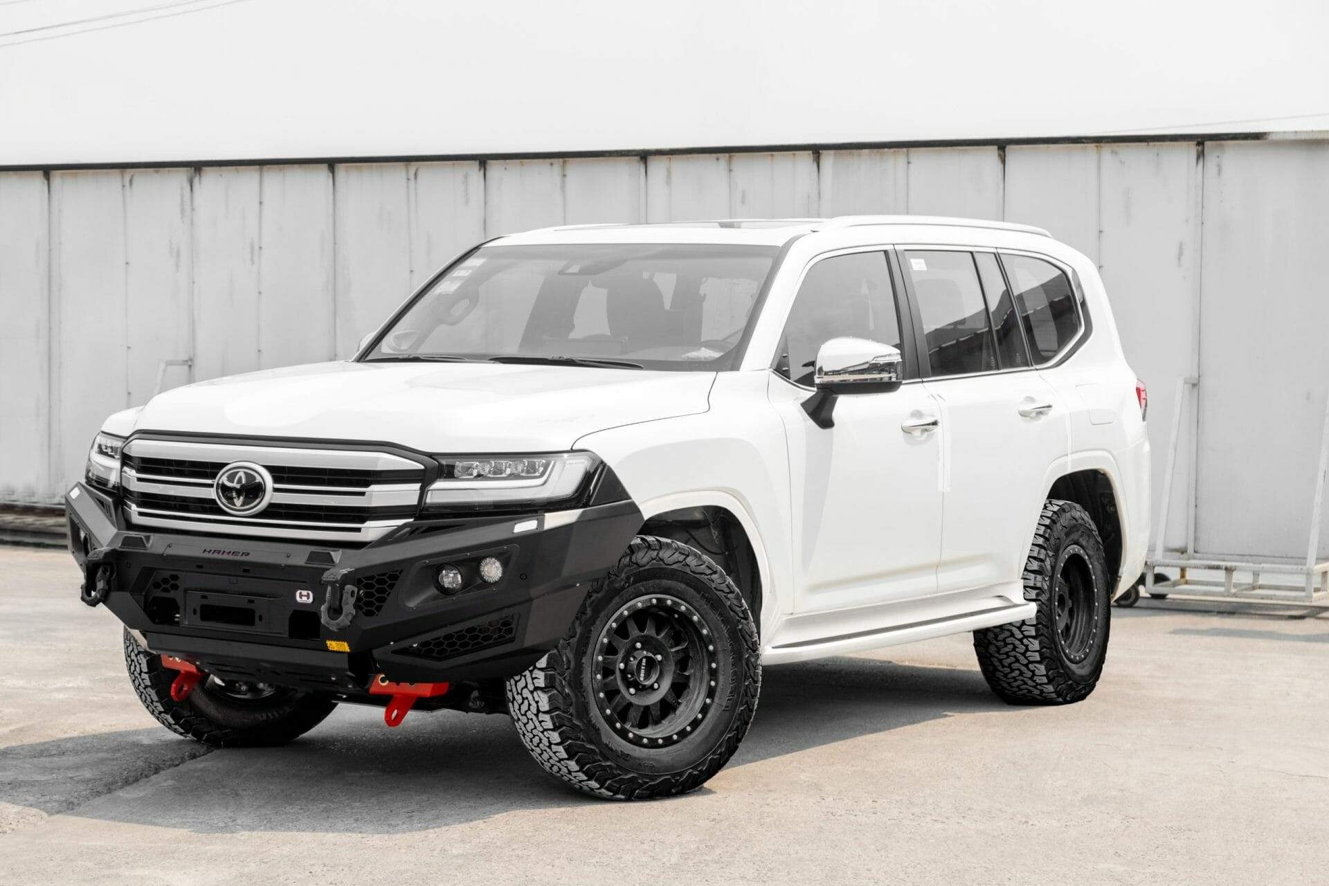 HAMER TOYOTA LANDCRUISER 300 SERIES 2021-Present BULL BAR King Series (Incl. Rated Recovery Points)