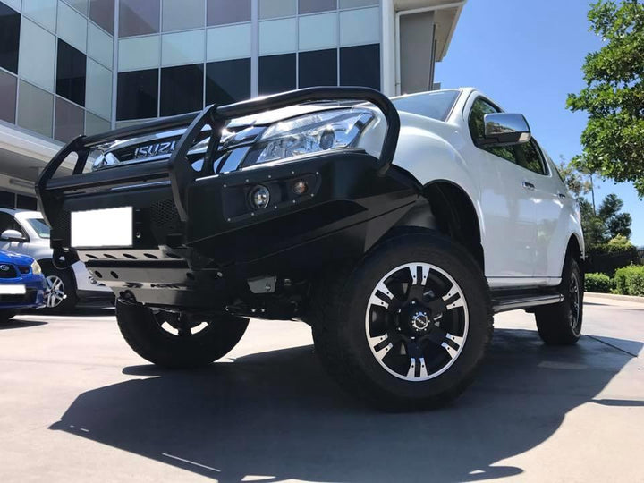 Full bull bar with fog/indicator inserts and winch mount ISUZU MUX 2017-2020
