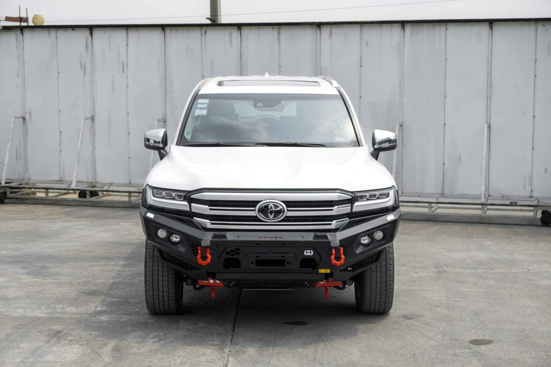 HAMER TOYOTA LANDCRUISER 300 SERIES 2021-Present BULL BAR King Series (Incl. Rated Recovery Points)