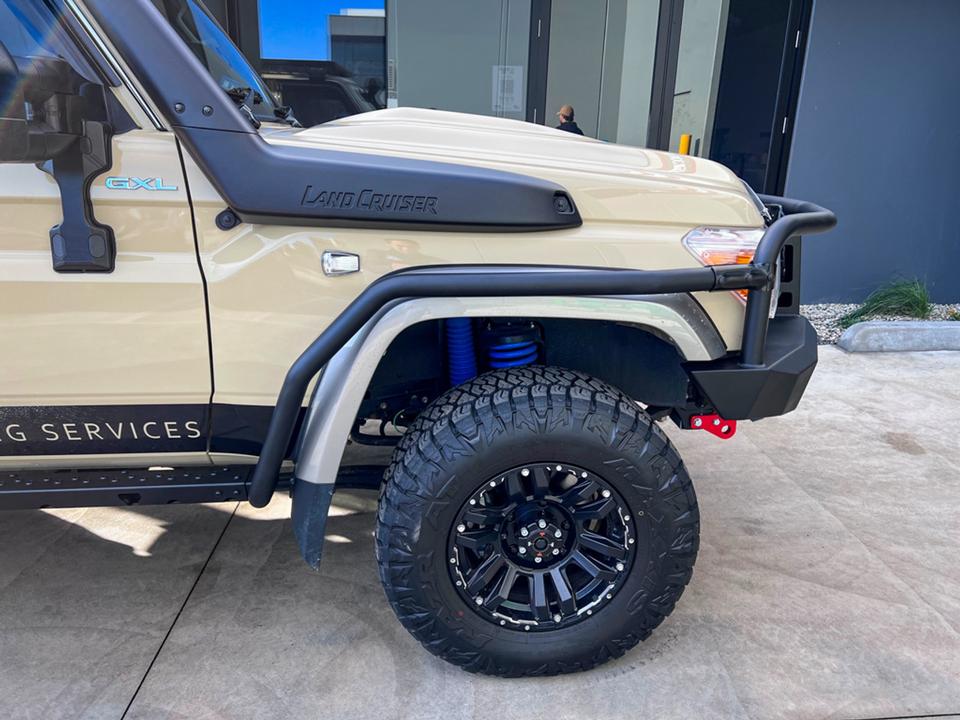 Offroad Animal  Rock Sliders with Brush Rails, suitable for Toyota Land Cruiser 79 and 78 Series Dual Cab, 2007 to current